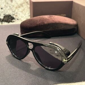 High end fashion unisex sunglasses similar to Tom Ford Pilot style NWT